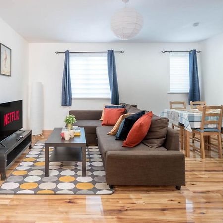 2 Bedroom Flat Near London Excel Esterno foto