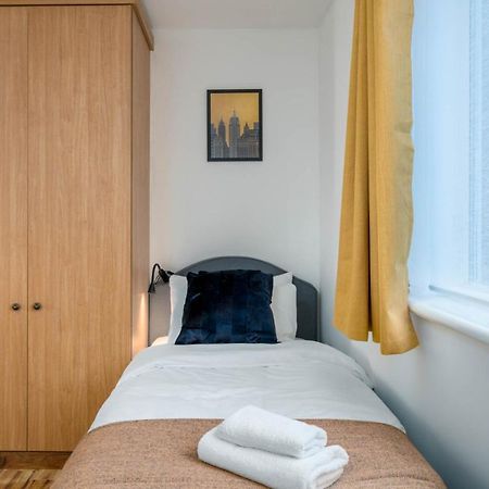 2 Bedroom Flat Near London Excel Esterno foto