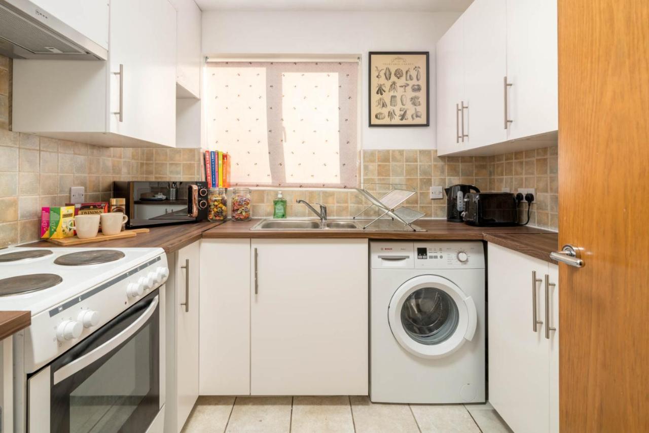 2 Bedroom Flat Near London Excel Esterno foto